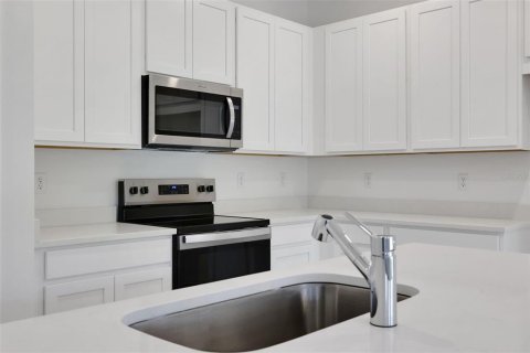 Villa ou maison à vendre à Winter Haven, Floride: 4 chambres, 148.46 m2 № 1907149 - photo 6