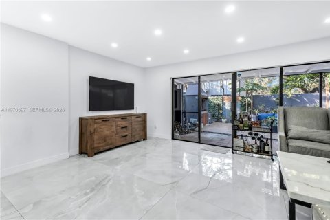 Touwnhouse à vendre à Hollywood, Floride: 3 chambres, 123.56 m2 № 2169882 - photo 5