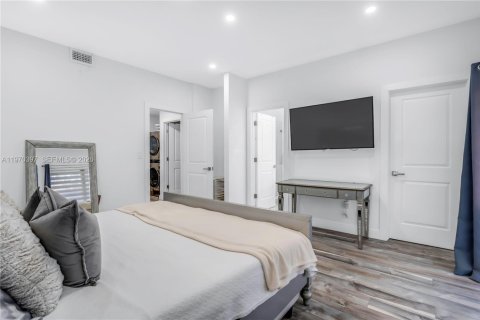 Touwnhouse à vendre à Hollywood, Floride: 3 chambres, 123.56 m2 № 2169882 - photo 12