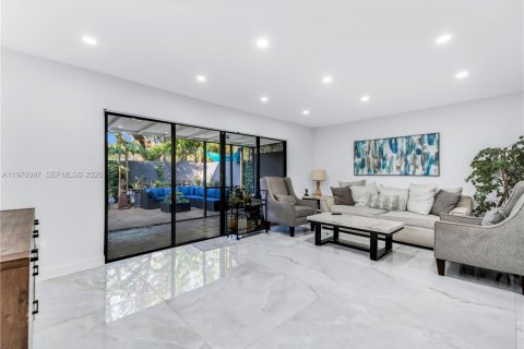 Touwnhouse à vendre à Hollywood, Floride: 3 chambres, 123.56 m2 № 2169882 - photo 4