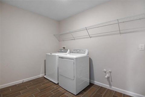 Villa ou maison à vendre à DeLand, Floride: 5 chambres, 281.49 m2 № 1325186 - photo 7