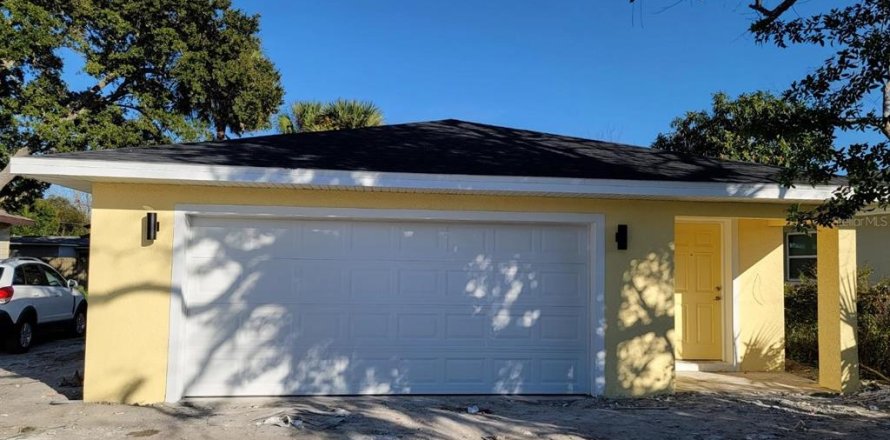 House in Sanford, Florida 3 bedrooms, 123.47 sq.m. № 1267293