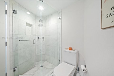 Copropriété à vendre à Miami, Floride: 2 chambres, 192.31 m2 № 1862238 - photo 19
