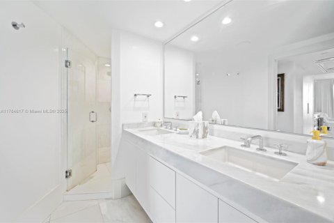 Copropriété à vendre à Miami, Floride: 2 chambres, 192.31 m2 № 1862238 - photo 15