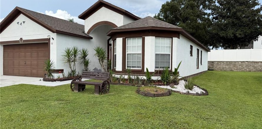 Casa en Zephyrhills, Florida 3 dormitorios, 158.31 m2 № 2381202