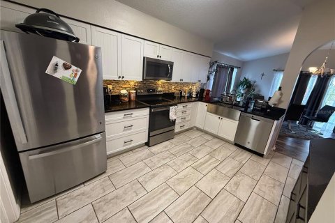 Casa en venta en Zephyrhills, Florida, 3 dormitorios, 158.31 m2 № 2381202 - foto 15