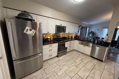 Casa en venta en Zephyrhills, Florida, 3 dormitorios, 158.31 m2 № 2381202 - foto 14