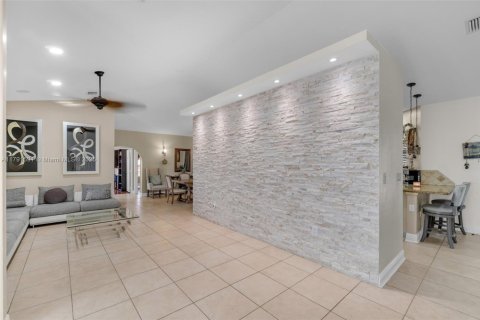 Villa ou maison à vendre à Homestead, Floride: 4 chambres, 284.93 m2 № 2016113 - photo 20