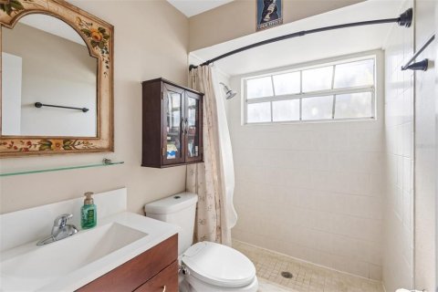 Condo in Tampa, Florida, 2 bedrooms № 2203076 - photo 20