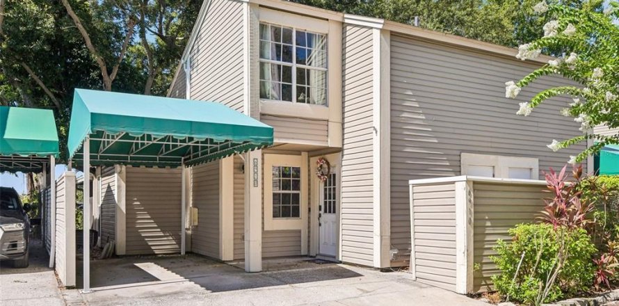 Condo in Tampa, Florida, 2 bedrooms № 2203076