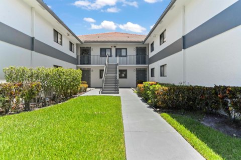 Condo in Delray Beach, Florida, 2 bedrooms № 2247159 - photo 2