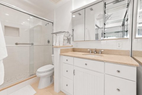 Condo in Delray Beach, Florida, 2 bedrooms № 2247159 - photo 18