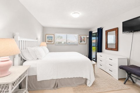 Condo in Delray Beach, Florida, 2 bedrooms № 2247159 - photo 16