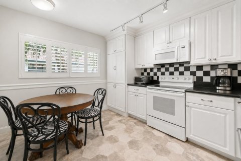 Condo in Delray Beach, Florida, 2 bedrooms № 2247159 - photo 6