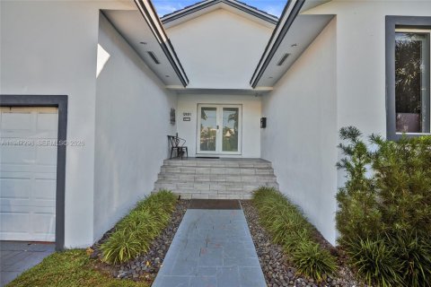 Снять в аренду виллу или дом в Серфсайд, Флорида 3 спальни, 169.55м2, № 2003744 - фото 6