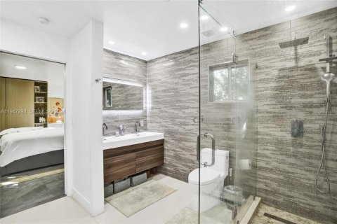 Снять в аренду виллу или дом в Серфсайд, Флорида 3 спальни, 169.55м2, № 2003744 - фото 18