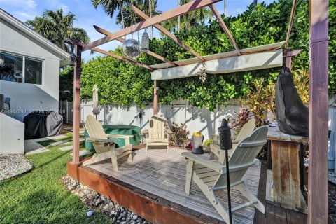 Снять в аренду виллу или дом в Серфсайд, Флорида 3 спальни, 169.55м2, № 2003744 - фото 7