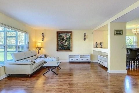 Casa en venta en Orlando, Florida, 4 dormitorios, 268.02 m2 № 2093868 - foto 19