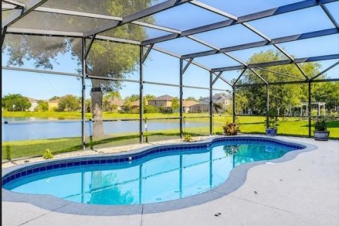 Casa en venta en Orlando, Florida, 4 dormitorios, 268.02 m2 № 2093868 - foto 4