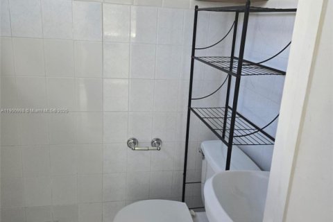 Снять в аренду коммерческую недвижимость в Майами, Флорида 55.74м2, № 1951660 - фото 9