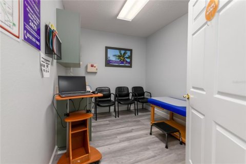Immobilier commercial à louer à Tampa, Floride: 326.09 m2 № 2428706 - photo 10