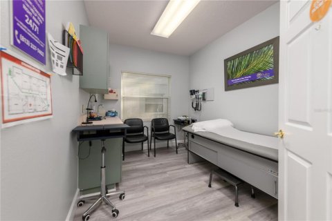 Immobilier commercial à louer à Tampa, Floride: 326.09 m2 № 2428706 - photo 9