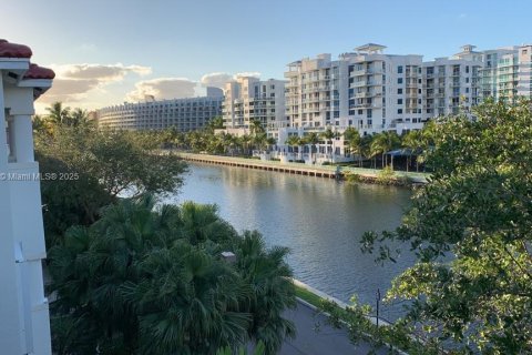 Condominio en alquiler en Aventura, Florida, 2 dormitorios, 110.65 m2 № 1938232 - foto 8