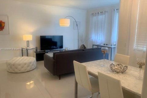 Condominio en alquiler en Aventura, Florida, 2 dormitorios, 110.65 m2 № 1938232 - foto 19