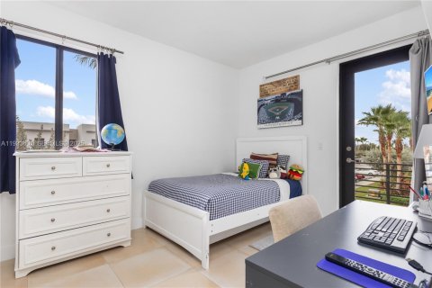 Adosado en venta en Miami, Florida, 4 dormitorios, 180.97 m2 № 1993835 - foto 14