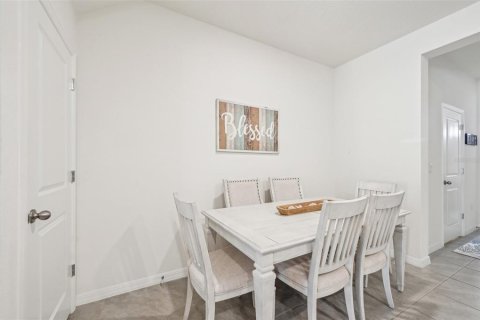 Townhouse in Wimauma, Florida 3 bedrooms, 157.47 sq.m. № 1593596 - photo 8