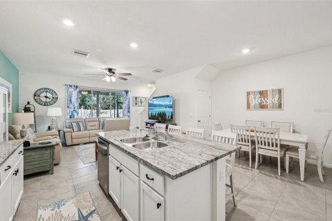 Townhouse in Wimauma, Florida 3 bedrooms, 157.47 sq.m. № 1593596 - photo 11