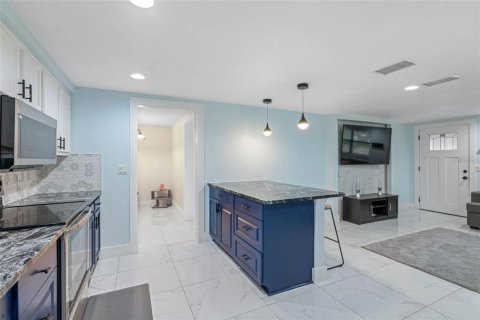 House in Riverview, Florida 4 bedrooms, 141.3 sq.m. № 2207650 - photo 10