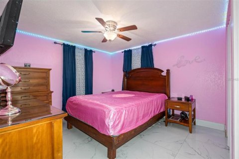 House in Riverview, Florida 4 bedrooms, 141.3 sq.m. № 2207650 - photo 15