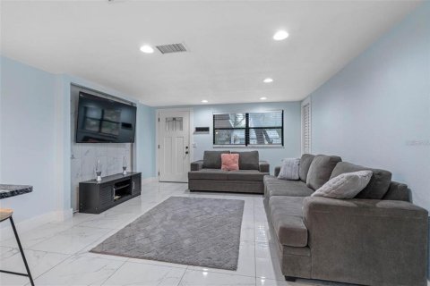 House in Riverview, Florida 4 bedrooms, 141.3 sq.m. № 2207650 - photo 9