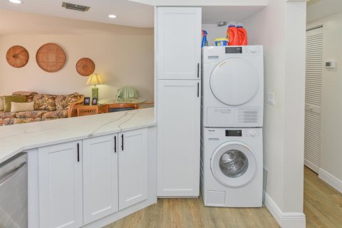 Condominio en venta en Jupiter, Florida, 1 dormitorio, 79.9 m2 № 2146960 - foto 3