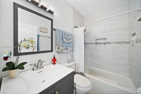 Villa ou maison à vendre à Miami, Floride: 4 chambres, 169.27 m2 № 1955182 - photo 29