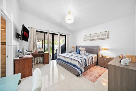 Villa ou maison à vendre à Miami, Floride: 4 chambres, 169.27 m2 № 1955182 - photo 22