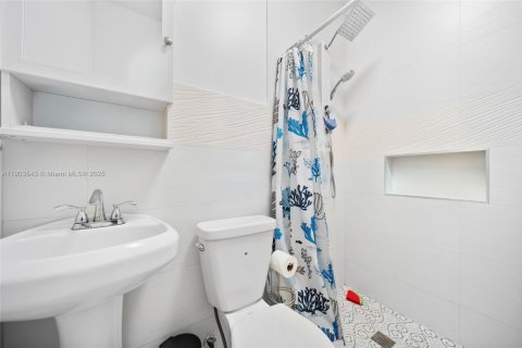 Villa ou maison à vendre à Miami, Floride: 4 chambres, 169.27 m2 № 1955182 - photo 27