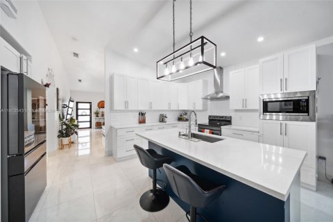 Villa ou maison à vendre à Miami, Floride: 4 chambres, 169.27 m2 № 1955182 - photo 14