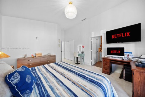 Villa ou maison à vendre à Miami, Floride: 4 chambres, 169.27 m2 № 1955182 - photo 23