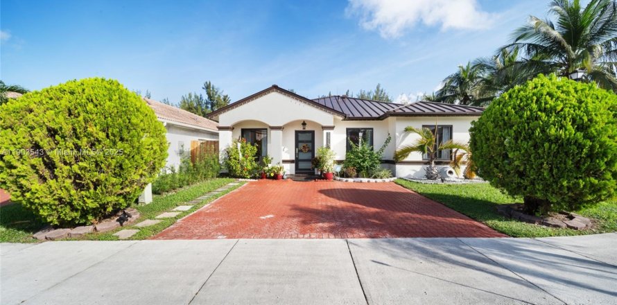 Villa ou maison à Miami, Floride 4 chambres, 169.27 m2 № 1955182