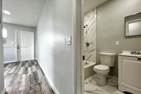 Villa ou maison à louer à Hallandale Beach, Floride: 2 chambres № 1996973 - photo 19