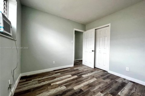 Villa ou maison à louer à Hallandale Beach, Floride: 2 chambres № 1996973 - photo 17