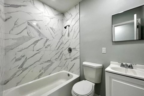 Villa ou maison à louer à Hallandale Beach, Floride: 2 chambres № 1996973 - photo 10