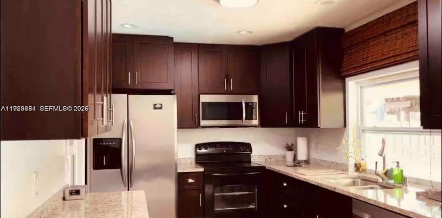 Villa ou maison à Pembroke Pines, Floride 3 chambres, 103.68 m2 № 2051574