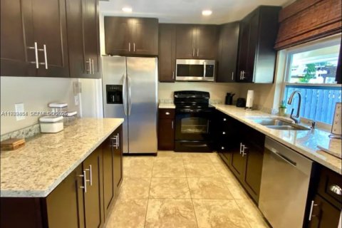 Villa ou maison à louer à Pembroke Pines, Floride: 3 chambres, 103.68 m2 № 2051574 - photo 11