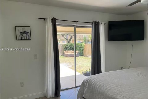 Villa ou maison à louer à Pembroke Pines, Floride: 3 chambres, 103.68 m2 № 2051574 - photo 12