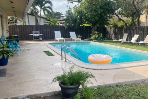 Villa ou maison à louer à Pembroke Pines, Floride: 3 chambres, 103.68 m2 № 2051574 - photo 15