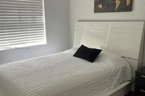 Villa ou maison à louer à Pembroke Pines, Floride: 3 chambres, 103.68 m2 № 2051574 - photo 7