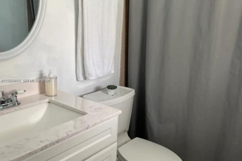 Villa ou maison à louer à Pembroke Pines, Floride: 3 chambres, 103.68 m2 № 2051574 - photo 19